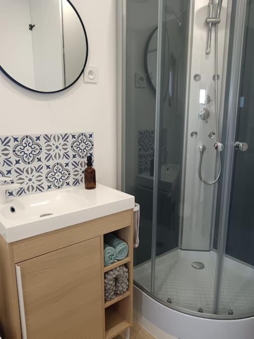Chalet Cosy Avec Option Jacuzzi Saint-Genes-de-Fronsac Buitenkant foto
