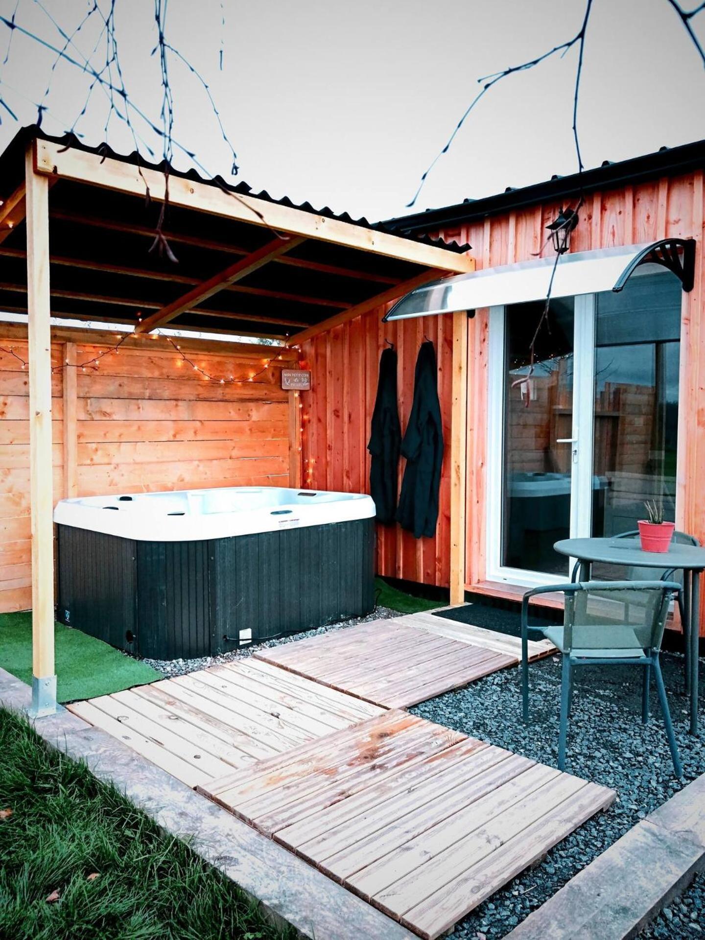 Chalet Cosy Avec Option Jacuzzi Saint-Genes-de-Fronsac Buitenkant foto