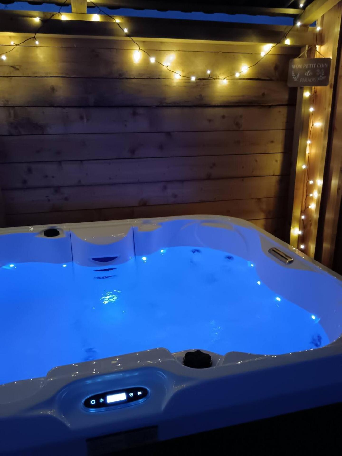Chalet Cosy Avec Option Jacuzzi Saint-Genes-de-Fronsac Buitenkant foto
